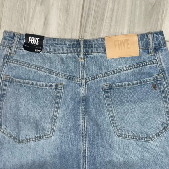Sold✨Frye women’s Jean skirt - Picture 6 of 6